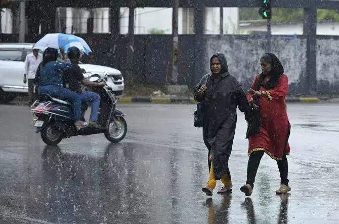 تلنگانہ میں اگلے 24 گھنٹے کے دوران تیز ہواؤں کے ساتھ بارش کا امکان : محکمہ موسمیات