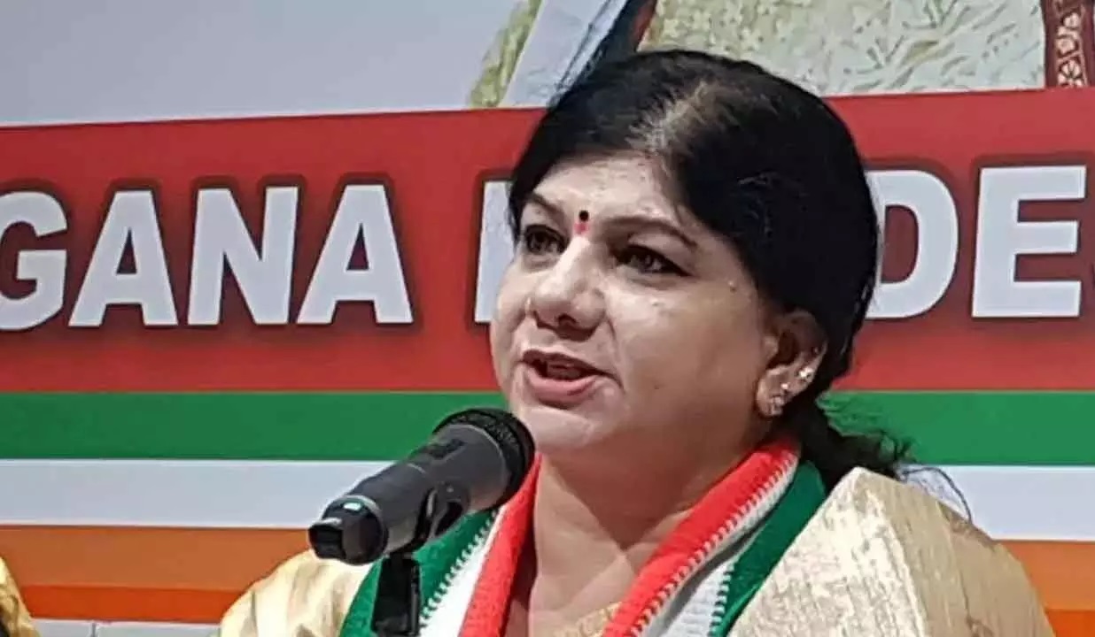 تلنگانہ مہیلا کا نگریس صدر سنیتار اؤ کی وضاحت، پارٹی چھوڑنے کی خبروں کو مسترد کر دیا 