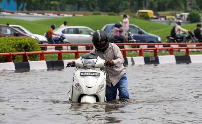 شمالی ہندوستان میں شدید بارش کی وجہ سے چار افراد ہلاک